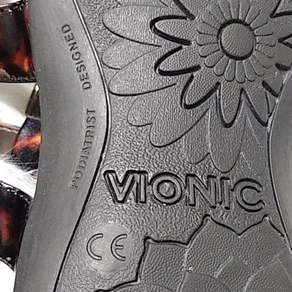 Vionic Amber Tortoise Sandals‎ - Picture 7 of 8